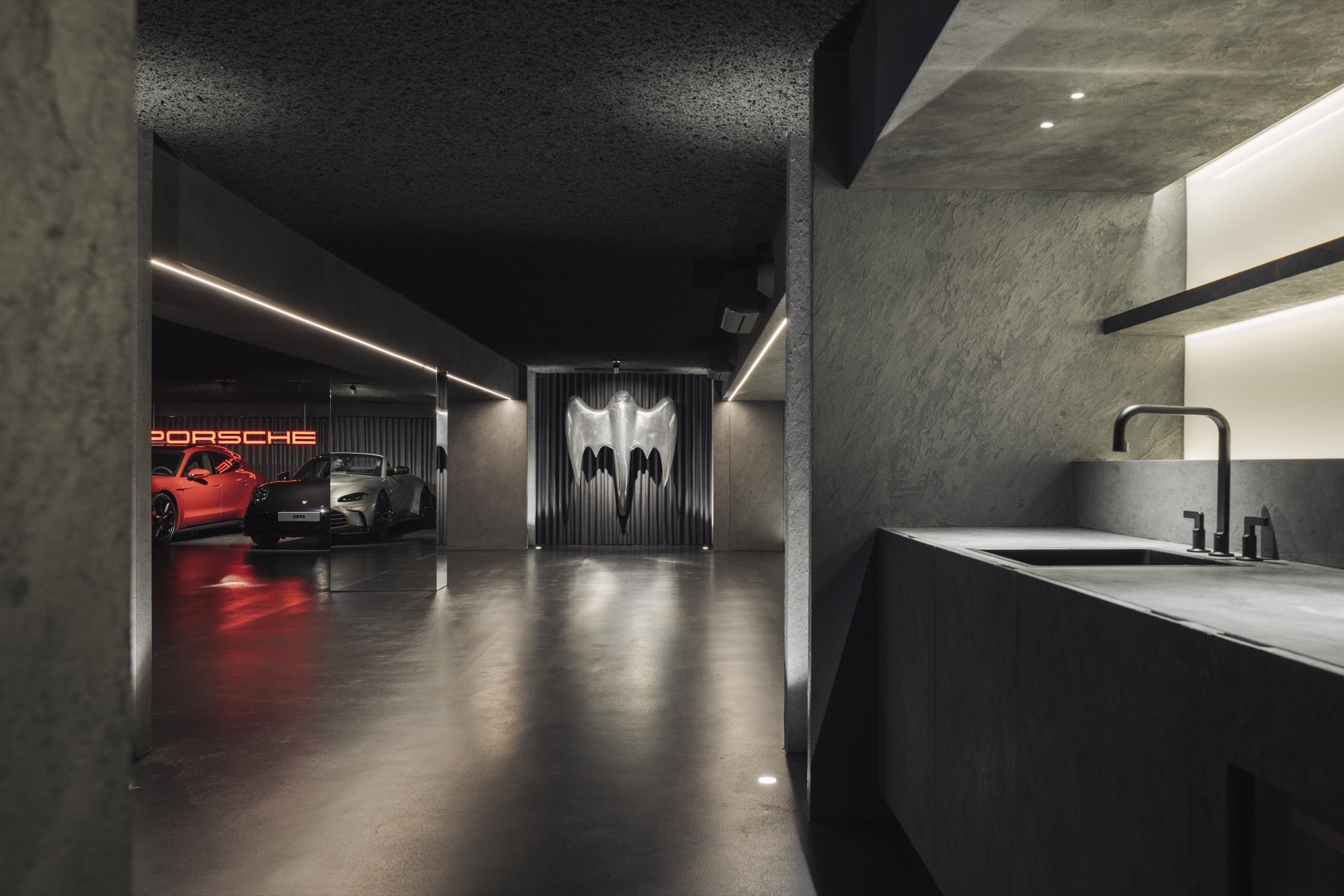 Ghost /7 gallery image 2